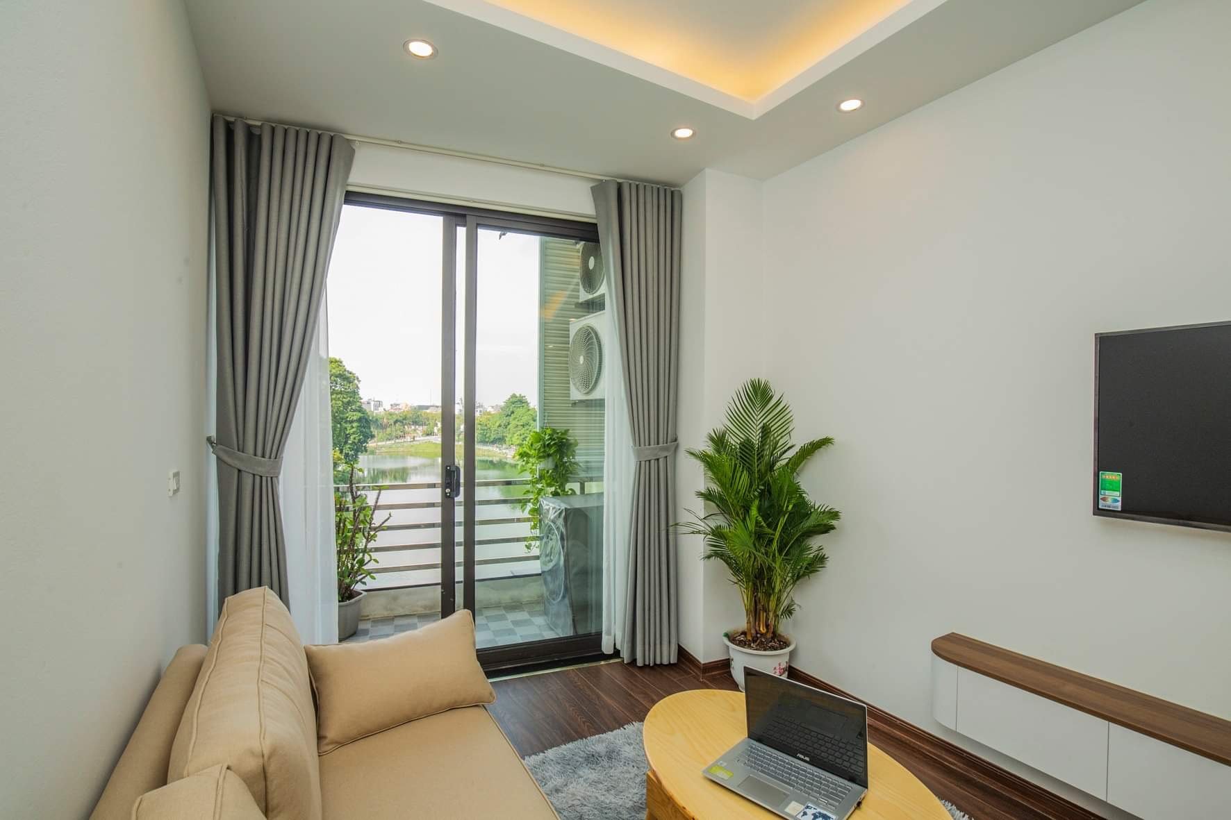Cần thuê chung cư 2 phòng ngủ đủ đồ hướng đông bắc, view khu A diện tích: 70m2, ban công rộng Thanh Hà Cienco 5