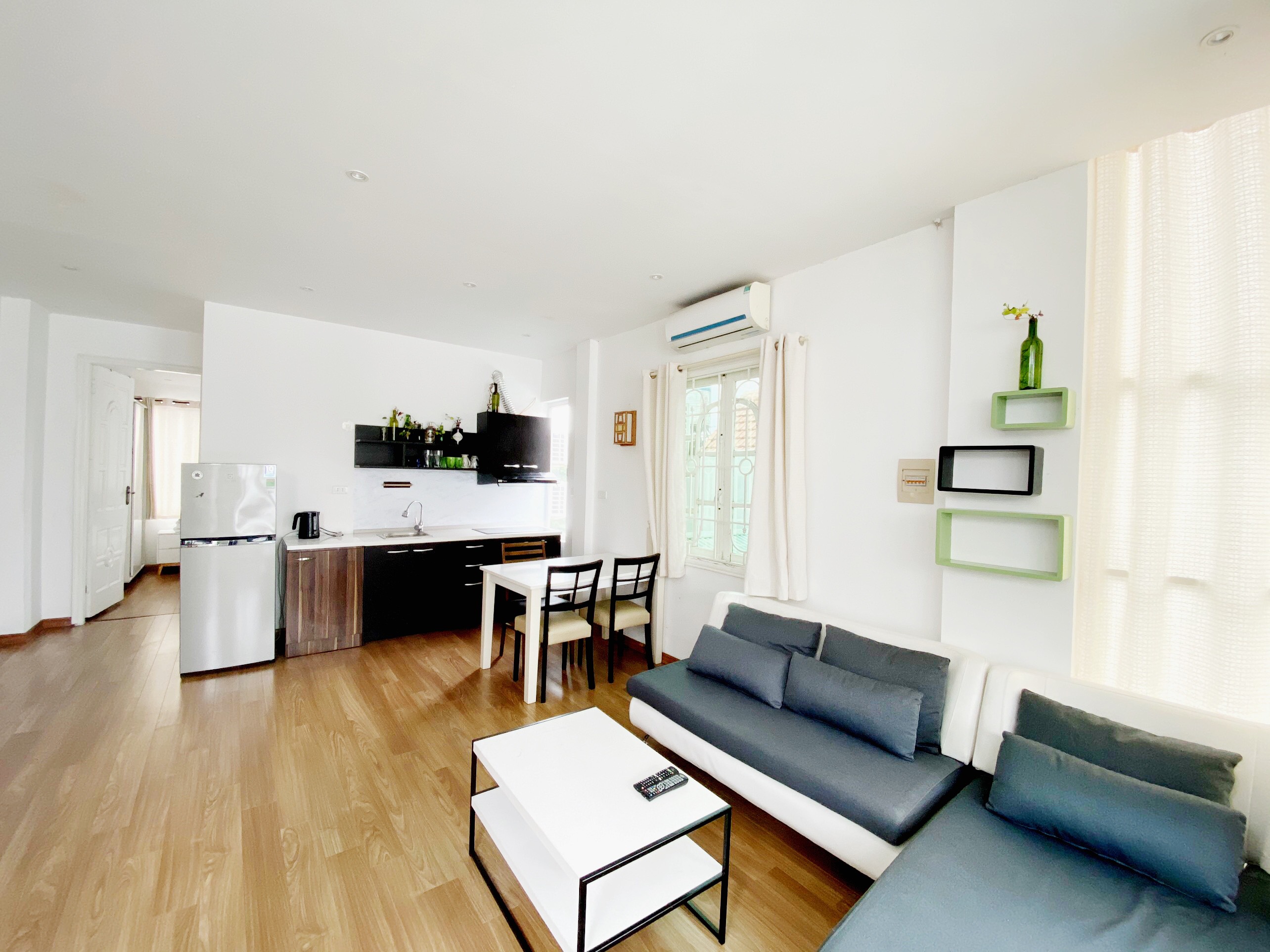 Cho thuê căn hộ 2 phòng ngủ DT: 70m2 hướng Đông Nam ban công view nội khu A Thanh Hà Cienco 5